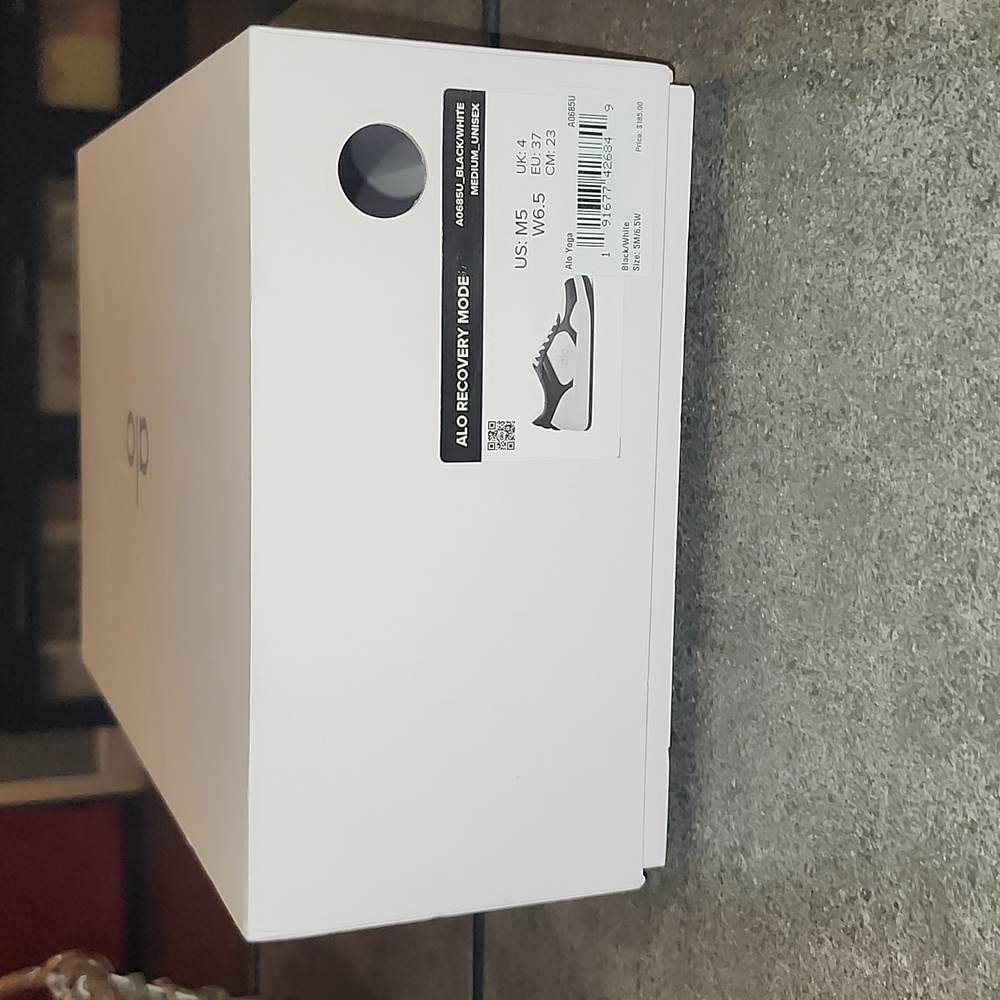 alo sneakers Box - Picture 2 of 6